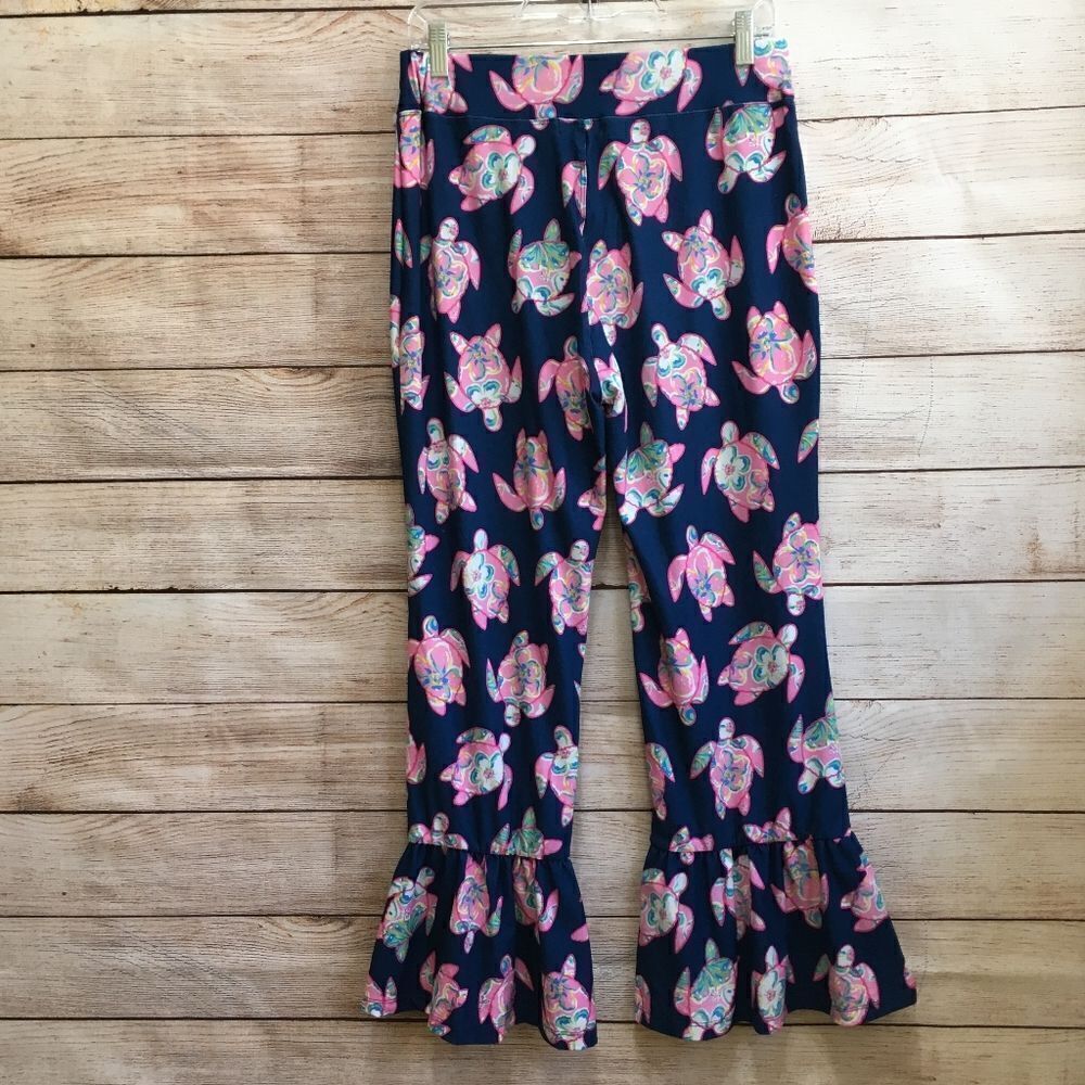 ‎SIMPLY SOUTHERN RUFFLE PANTS IN TURTLE PRINT - Picture 3 of 5